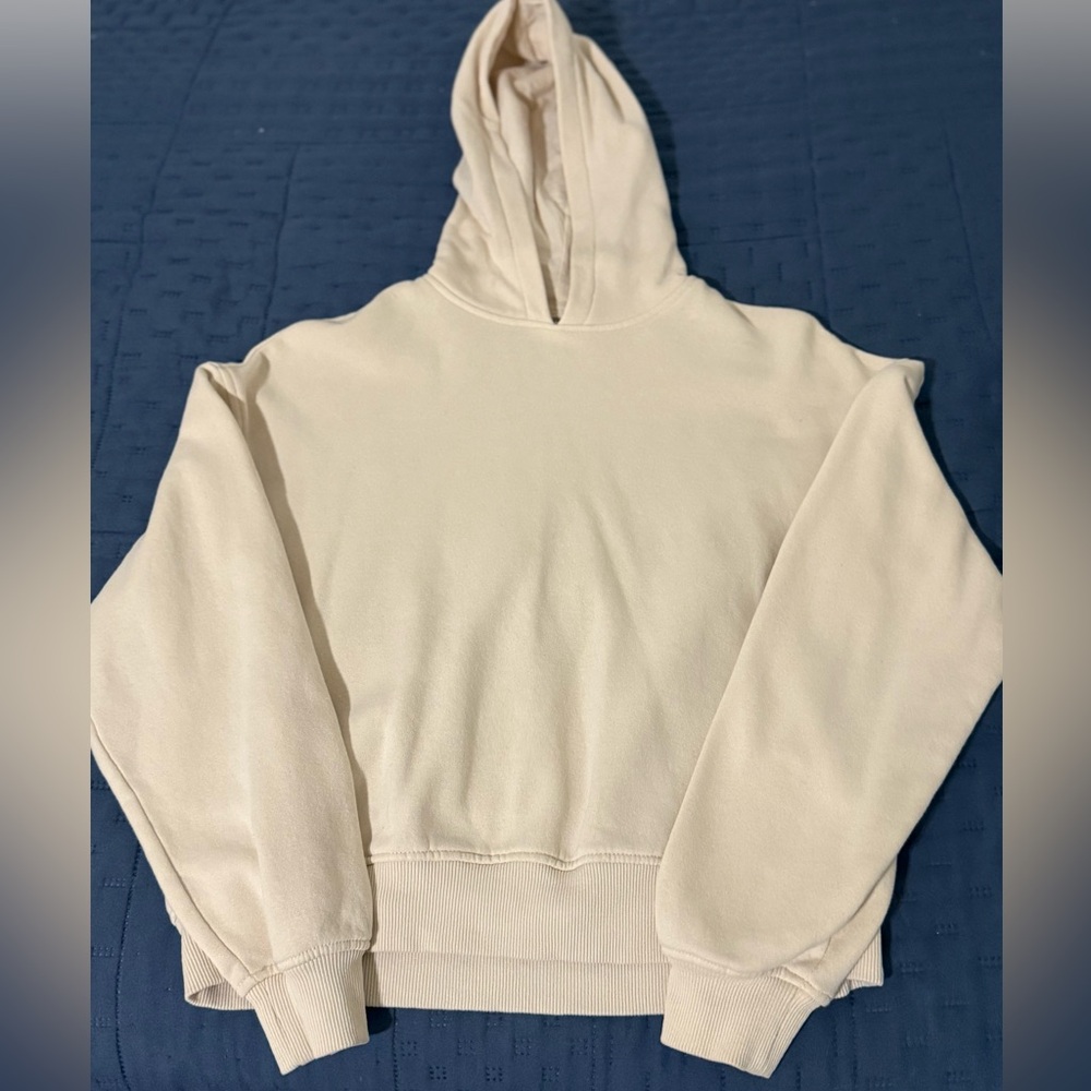 H&M Women’s Cream Hoodie Sweater